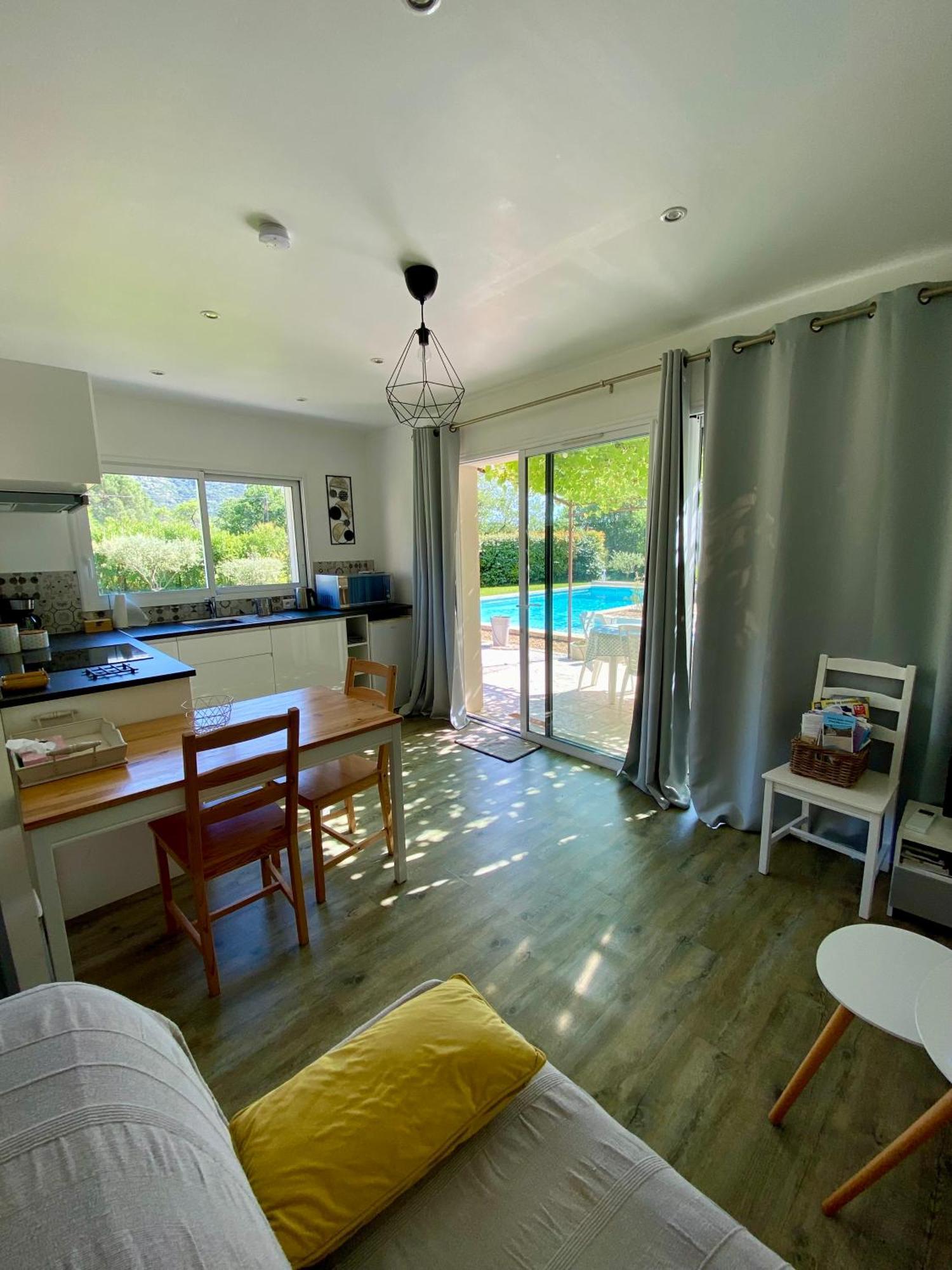 La Petite Maison Robion en Luberon Bilik gambar